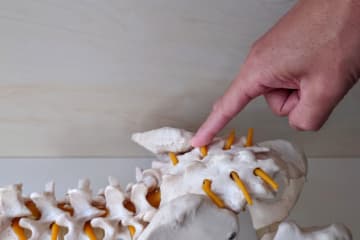 腰とお尻が痛い！『仙腸関節炎』の治し方