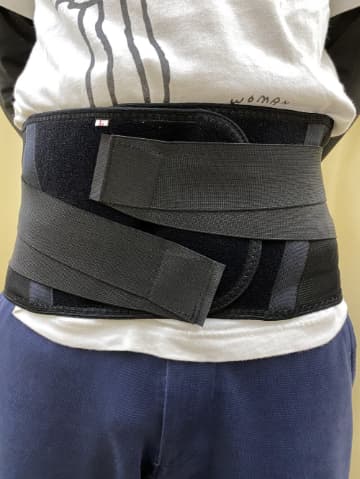 腰が痛い時のコルセットの選び方とコルセットのメリットとデメリット